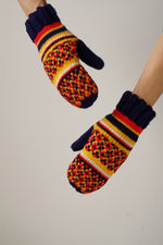Mitaines en tricot vintage bleu foncé et couleurs primaires