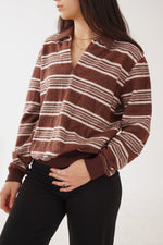 Chandail col en V vintage 70s Sears brun avec lignes blanches S-M