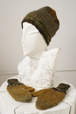 Ensemble tuque et mitaines en tricot vintage kaki et mélange de vert jamais porté