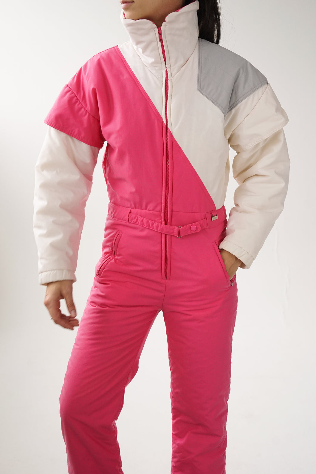 One piece retro Snugglen ski suit, snow suit rose et blanc pour femme petite taille S usé*