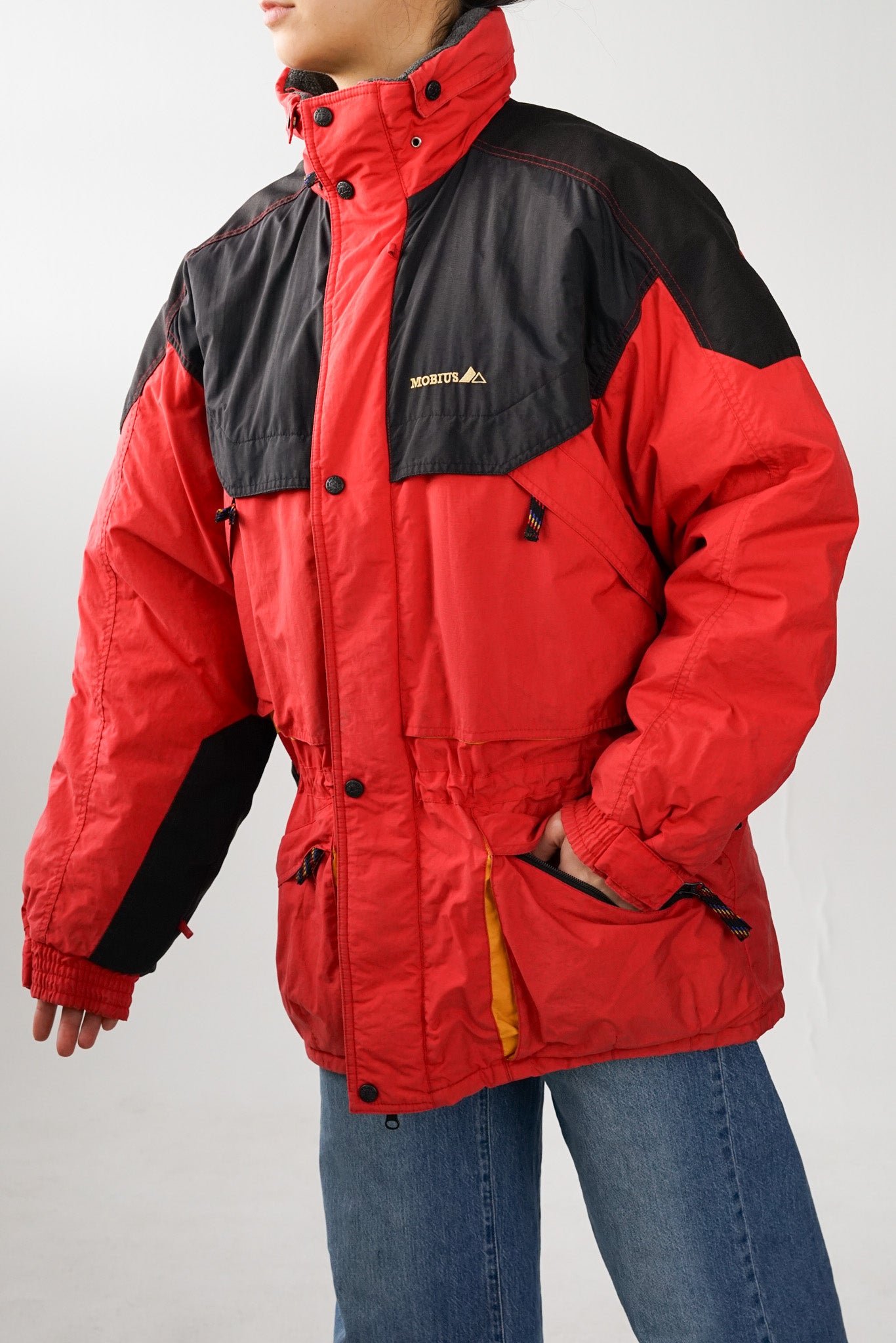 Manteau Mobius usé et vendu tel quel, (L homme)