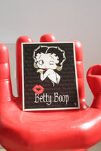 Load image into Gallery viewer, Afiche en métal Betty Boop
