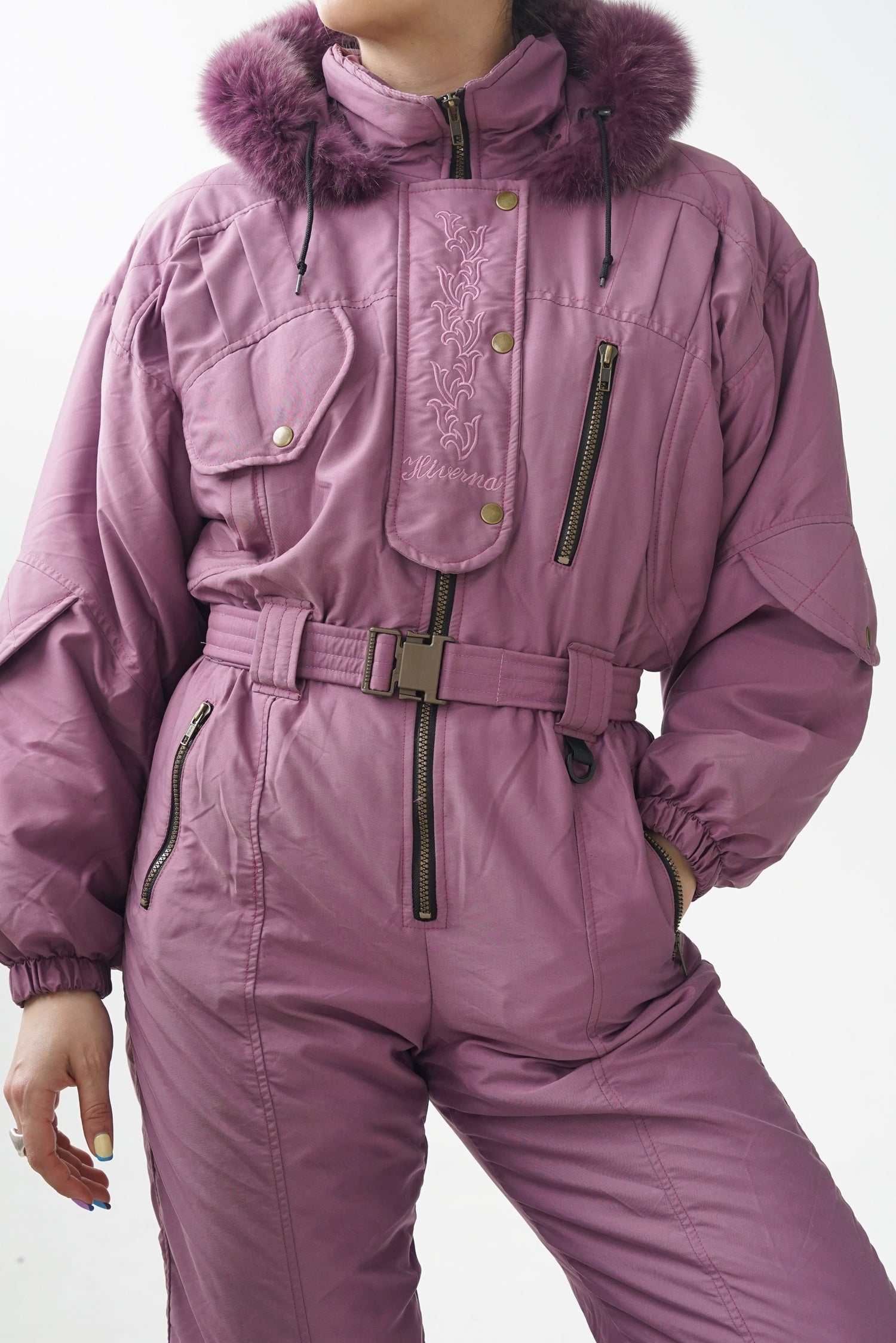 Habit de ski Hiverna une pièce vintage bourgogne, one piece après ski avec fourrure pour femme taille 8 (S)