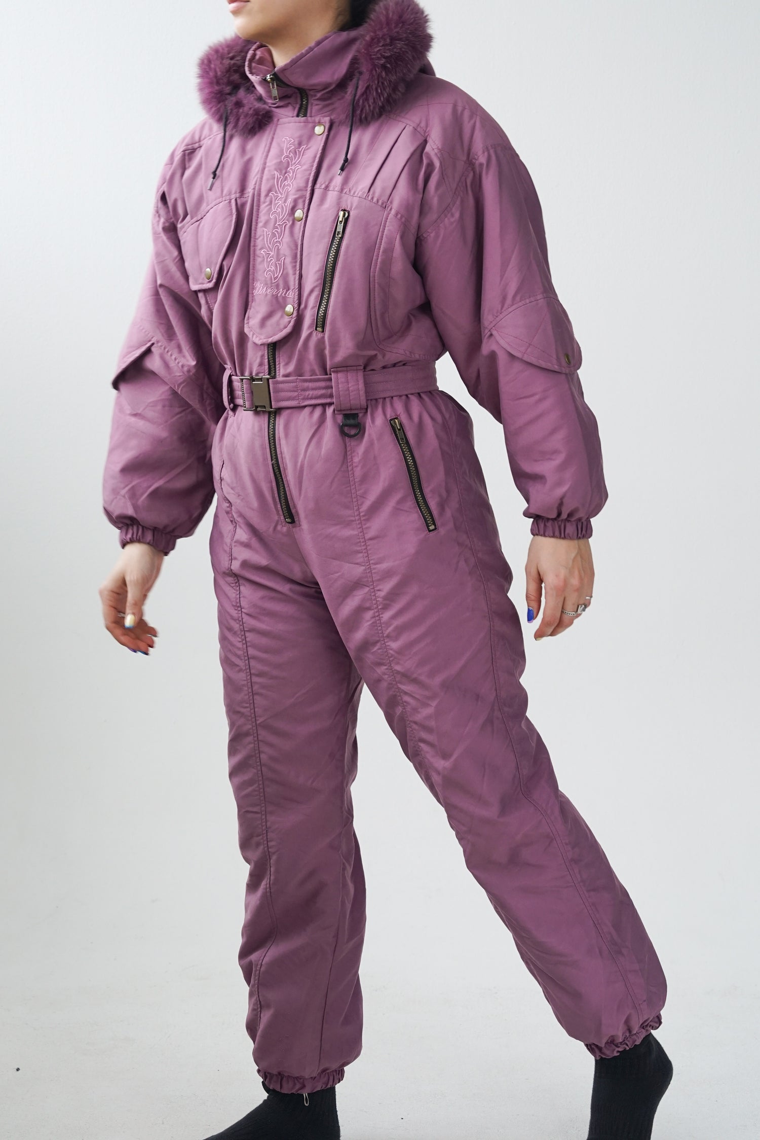 Habit de ski Hiverna une pièce vintage bourgogne, one piece après ski avec fourrure pour femme taille 8 (S)