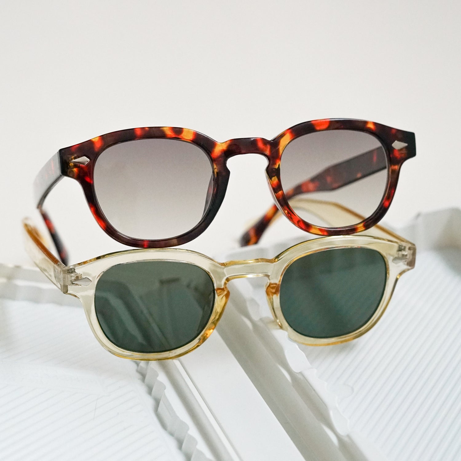 Ribotti Remake Baby Laz unisex sunglasses – retro classic 90s style, round wayfarer frame, tinted lenses