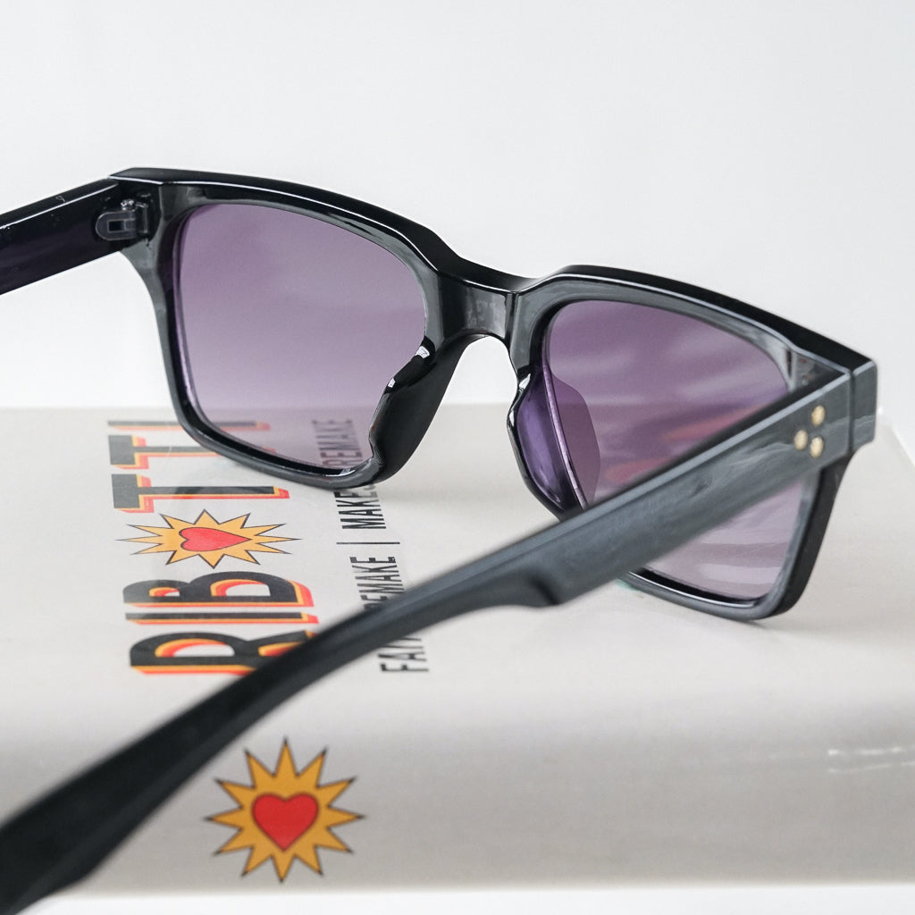 Ribotti Remake Casino Black unisex sunglasses - square wayfarer black frame, retro 90s style, gradient purple tinted lenses 