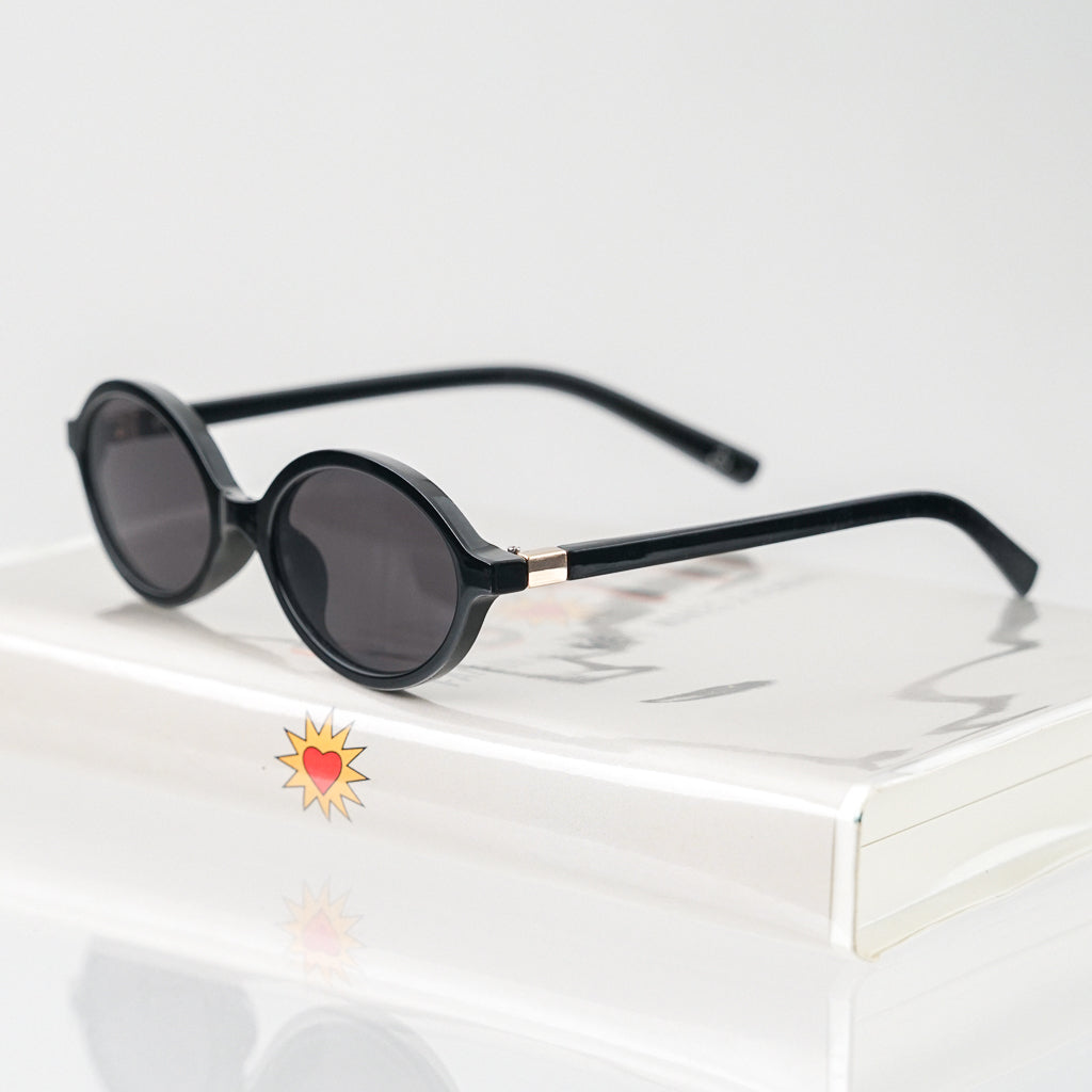 Ribotti Remake Charlie's Alex unisex sunglasses – black oval frame, black tinted lenses, slim retro 90s shape 