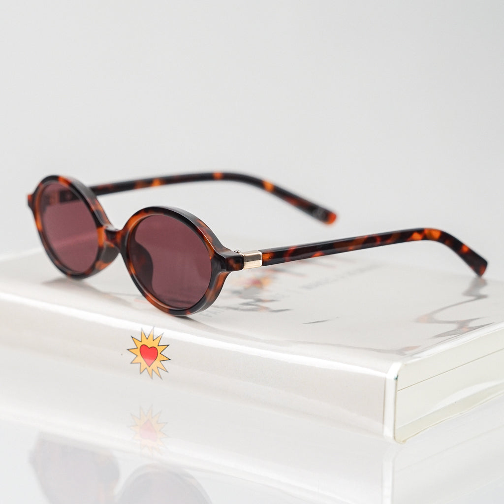 Ribotti Remake Charlie's Nat unisex sunglasses – tortoiseshell oval frame, burgundy tinted lenses, slim retro 90s shape 
