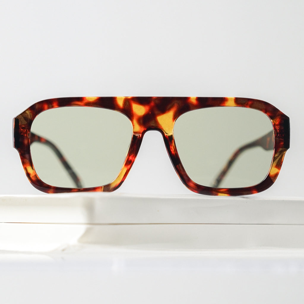 Ribotti Remake Club Tayler unisex sunglasses - oversized aviator tortoiseshell frame, green tinted lenses, retro 90s style 