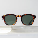 Ribotti Remake Jack unisex sunglasses - retro classic 90s style, round wayfarer tortoiseshell frame, green tinted lenses 