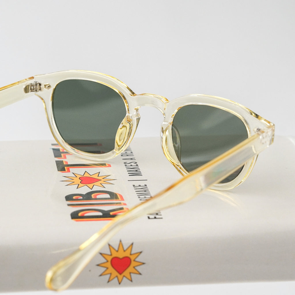 Ribotti Remake Laz unisex sunglasses - retro classic 90s style, clear round wayfarer frame, green tinted lenses 