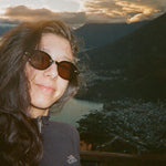 Ribotti Remake Léon Mathilda unisex sunglasses - timeless minimalist 90s style, round black frame, brown tinted lenses 