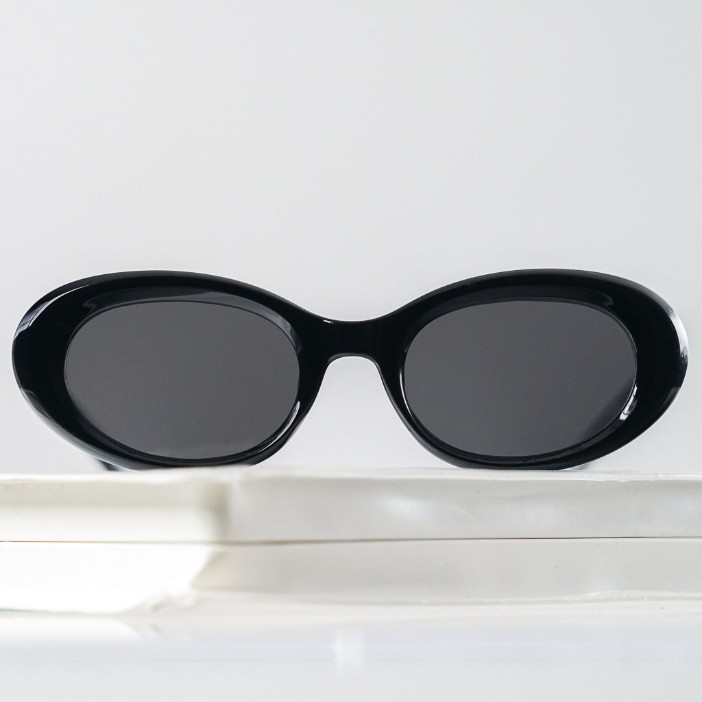 Ribotti Remake Princess Anne unisex sunglasses - retro 90s style, oval cat-eye black frame, black tinted lenses 