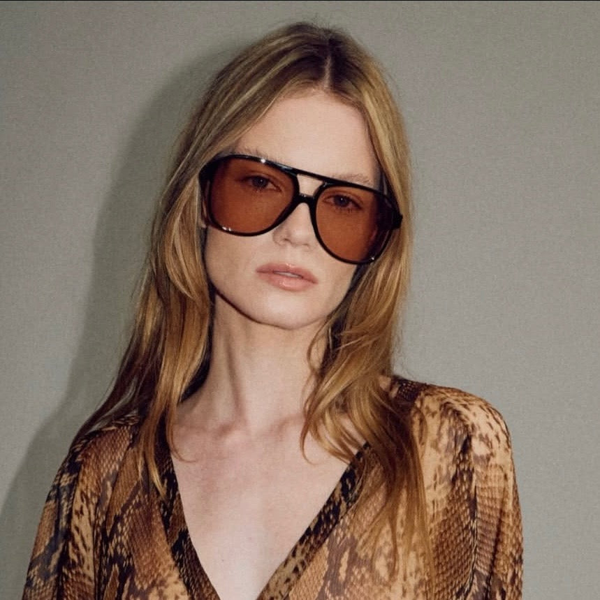 Ribotti Remake Puff Bubbles unisex sunglasses – black oversized aviator frame, brown tinted lenses, slim retro 90s/2000s style 