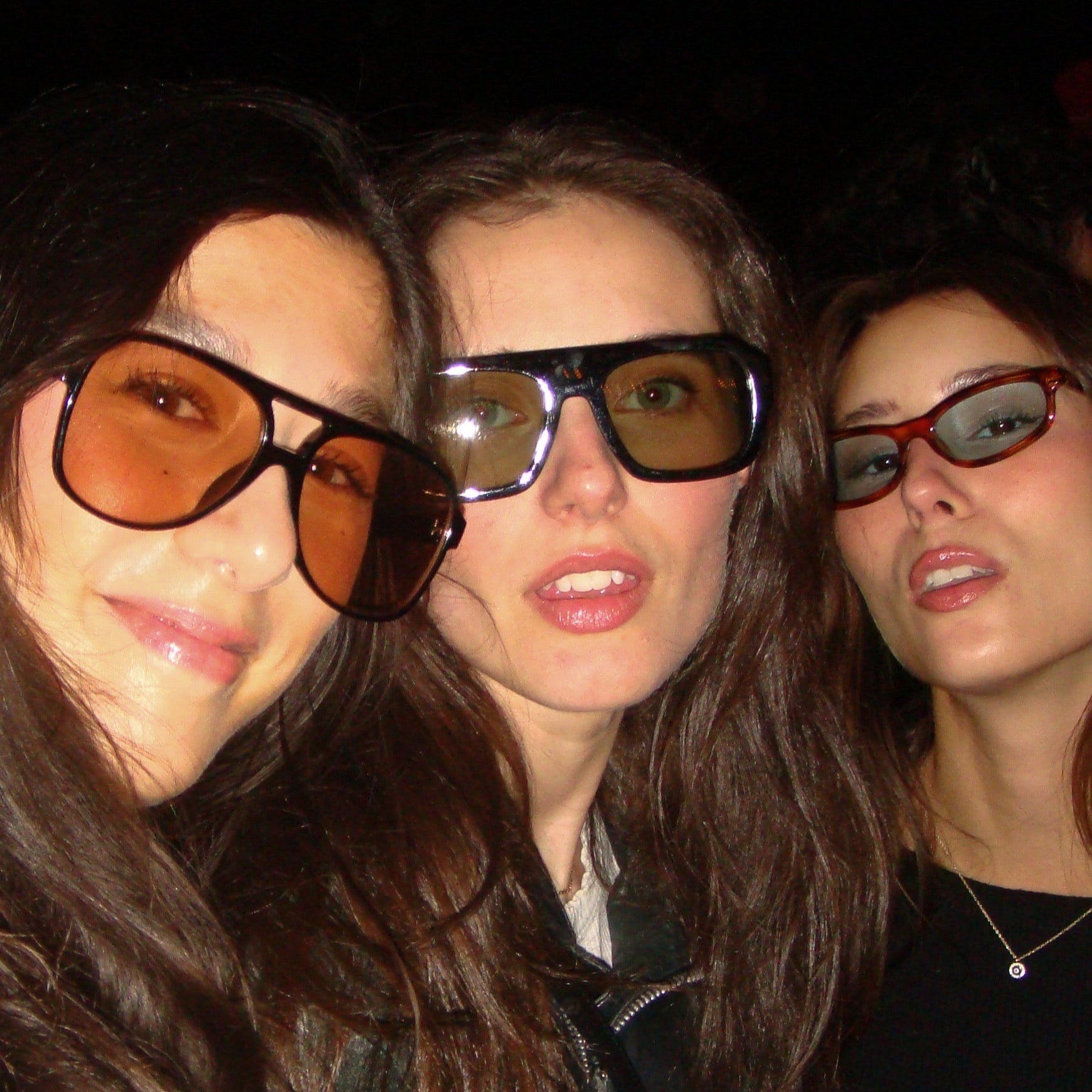 Ribotti Remake Puff Buttercup unisex sunglasses – black oversized aviator frame, orange tinted lenses, slim retro 90s/2000s style 