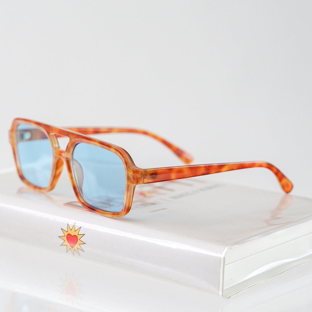 Ribotti Remake Pulp Butch unisex sunglasses - retro 90s style, aviator tortoiseshell frame, blue tinted lenses 