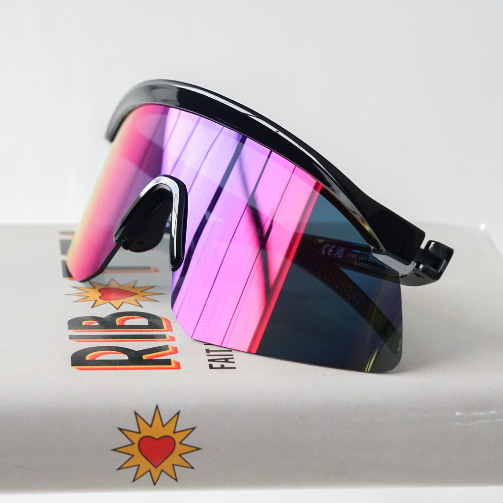 Ribotti Remake Racing Gilles unisex sunglasses – retro 90s sport style, black oversized frame, multicolor tinted mirror lenses 