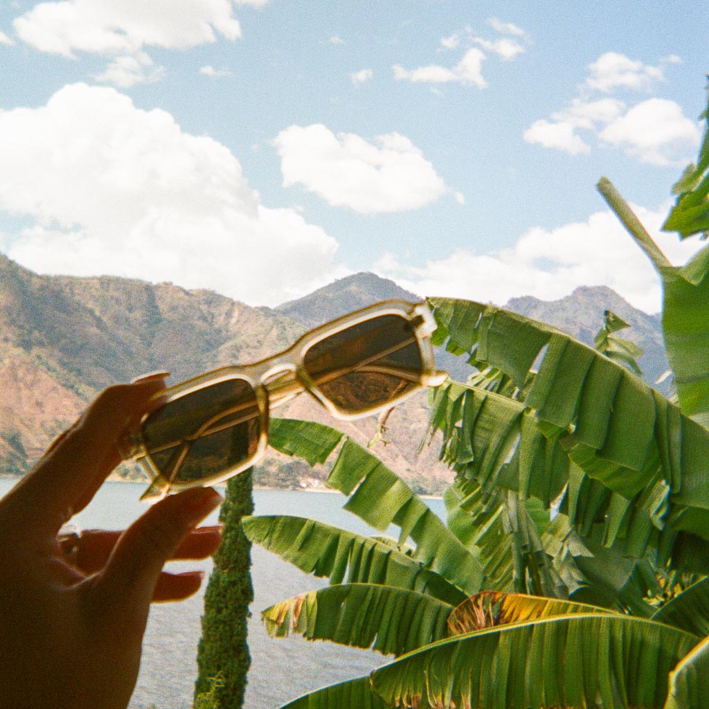 Ribotti Remake Seven Fincher unisex sunglasses - vintage 90s style, rectangular clear frame, grey tinted lenses 