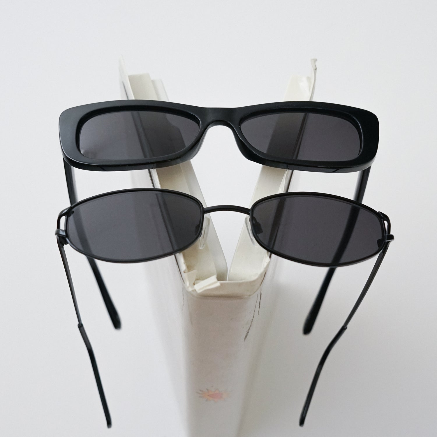 Ribotti Remake Spy unisex sunglasses - black frame, black tinted lenses, retro-futuristic minimalist 2000s style