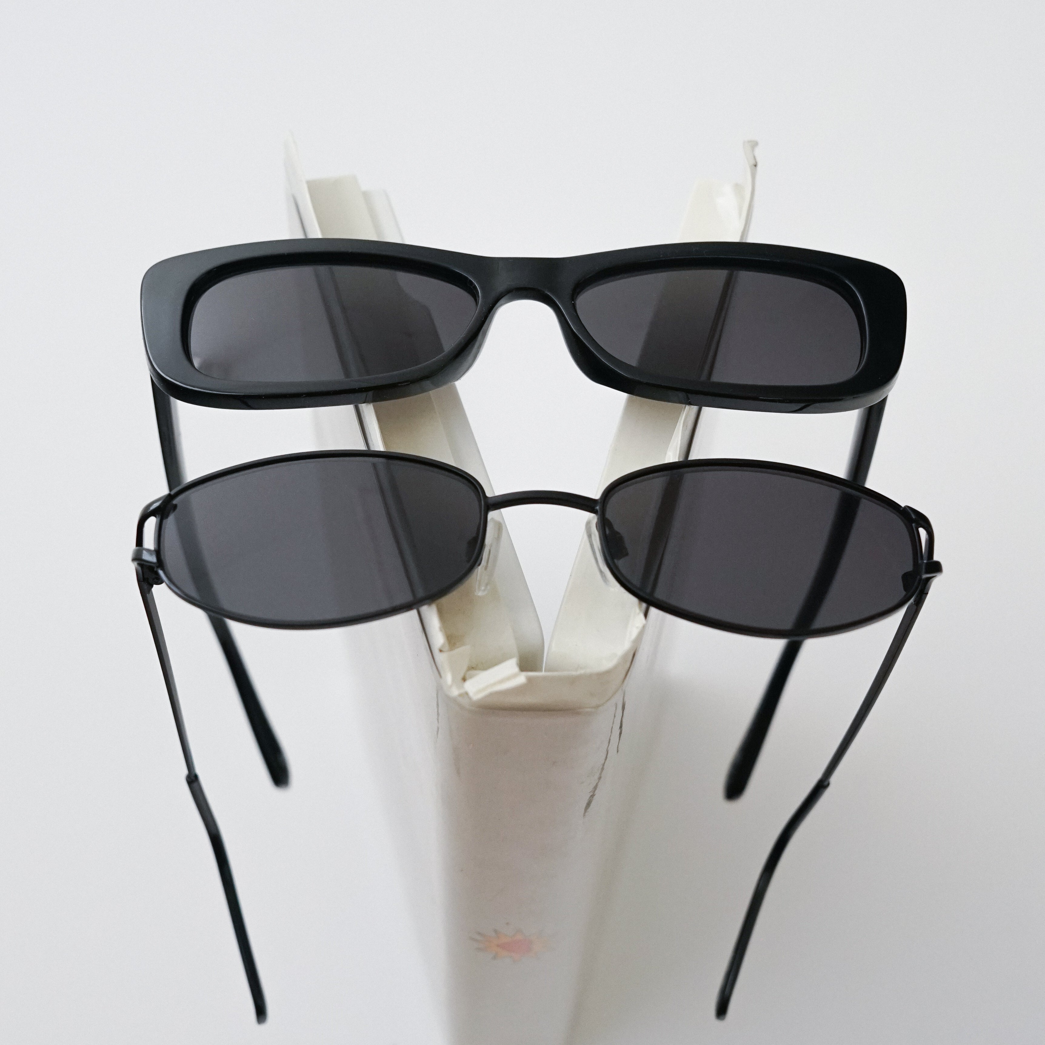 Ribotti Remake Spy unisex sunglasses - black frame, black tinted lenses, retro-futuristic minimalist 2000s style