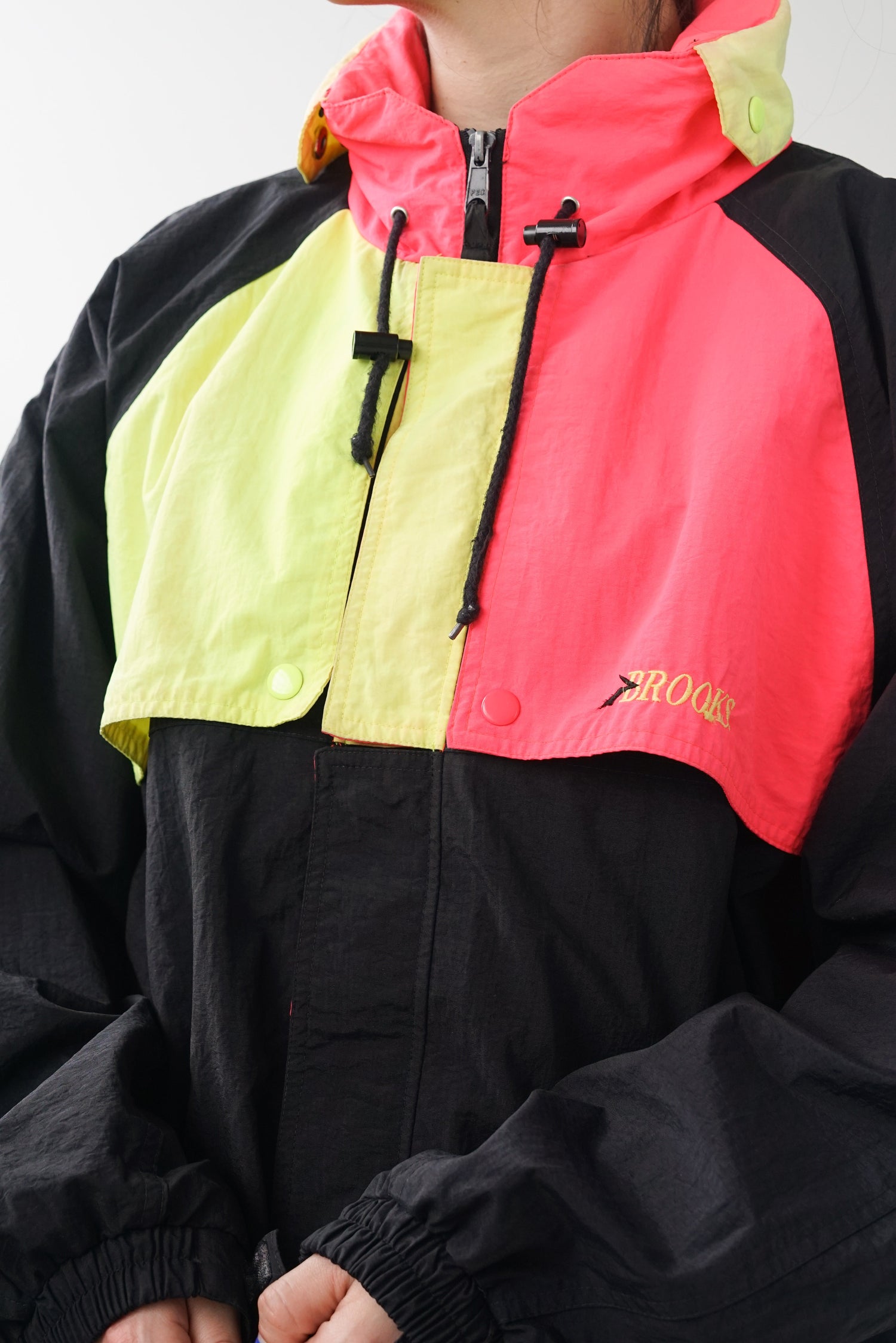 Hardshell imperméable vintage 80s windbreaker Brooks neon pink and yellow for men size L