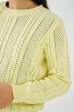 Charger l&#39;image dans la galerie, Chandail tricot vintage jaune pâle pour femme taille S
