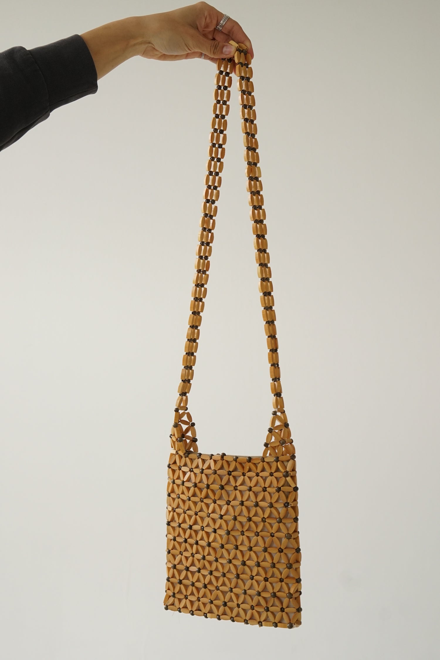 Sac à main bandouilère en bille de bois