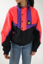 Load image into Gallery viewer, Manteau léger vintage avec int en coton Ho Sports noir et rose fluo unisex taille M
