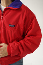 Load image into Gallery viewer, Vintage Patagonia red winter jacket with bleu/purple interior fleece size M
