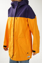 Load image into Gallery viewer, Manteau imperméable  hardshell vintage MEC en Gore-tex jaune et mauve pour femme taille L
