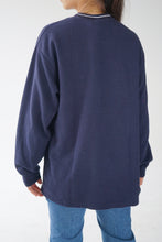 Load image into Gallery viewer, Crewneck vintage Tommy bleu foncé pour homme taille XL
