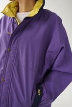 Load image into Gallery viewer, Manteau léger vintage Lifa mauve avec int jaune unisex taille L-XL
