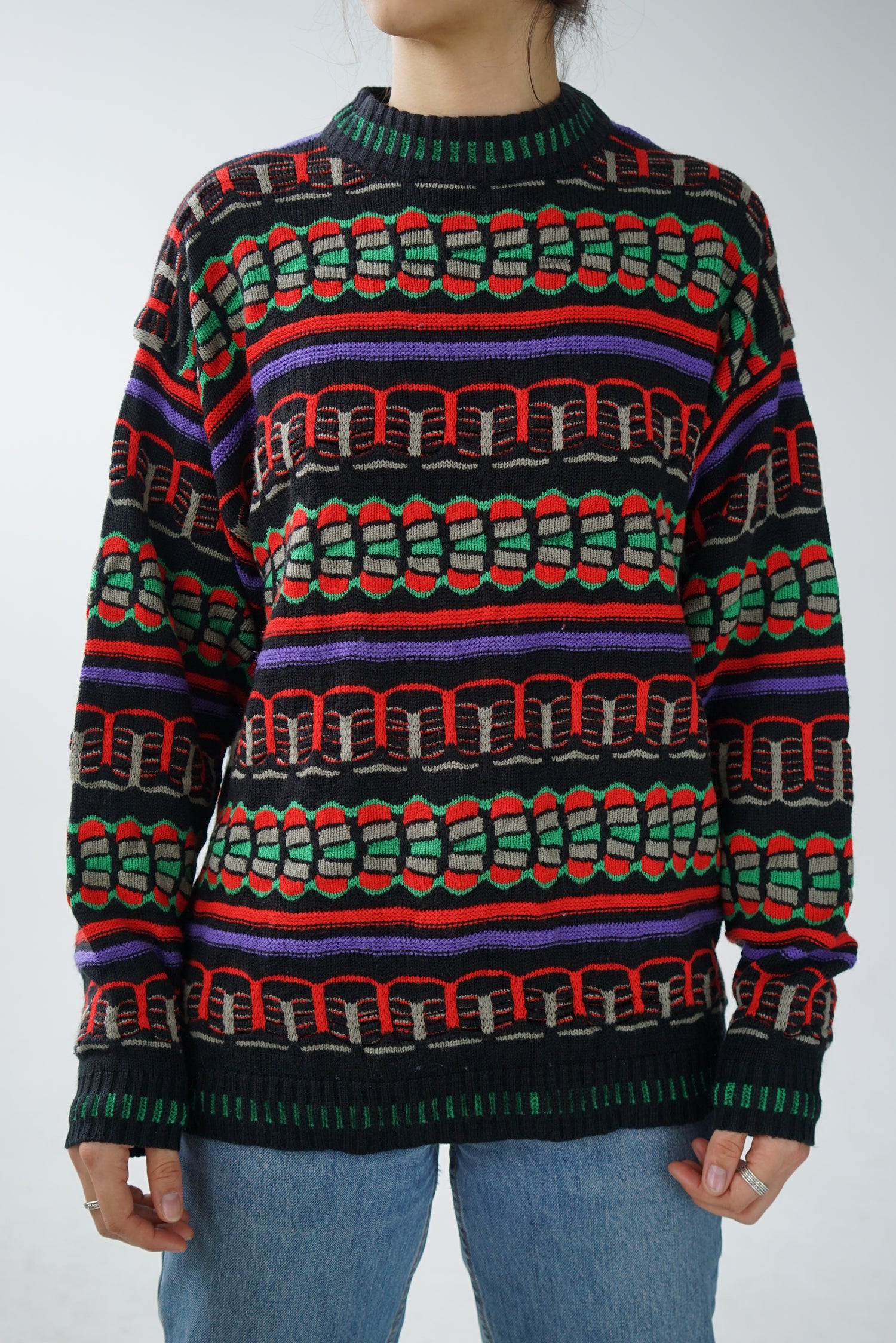 No name festive black sweater with red patterns