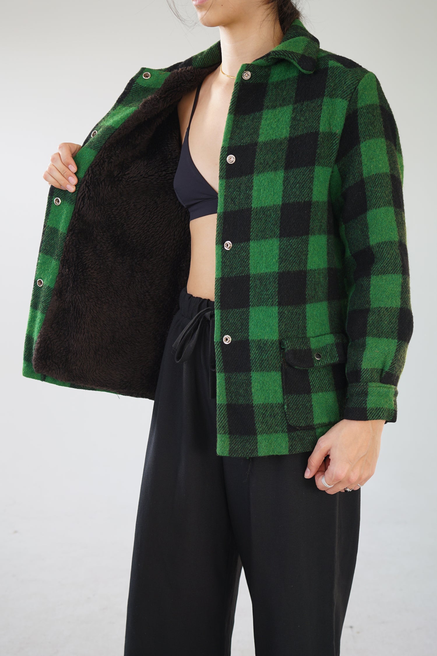 Manteau de laine avec fausse fourrure taille XS