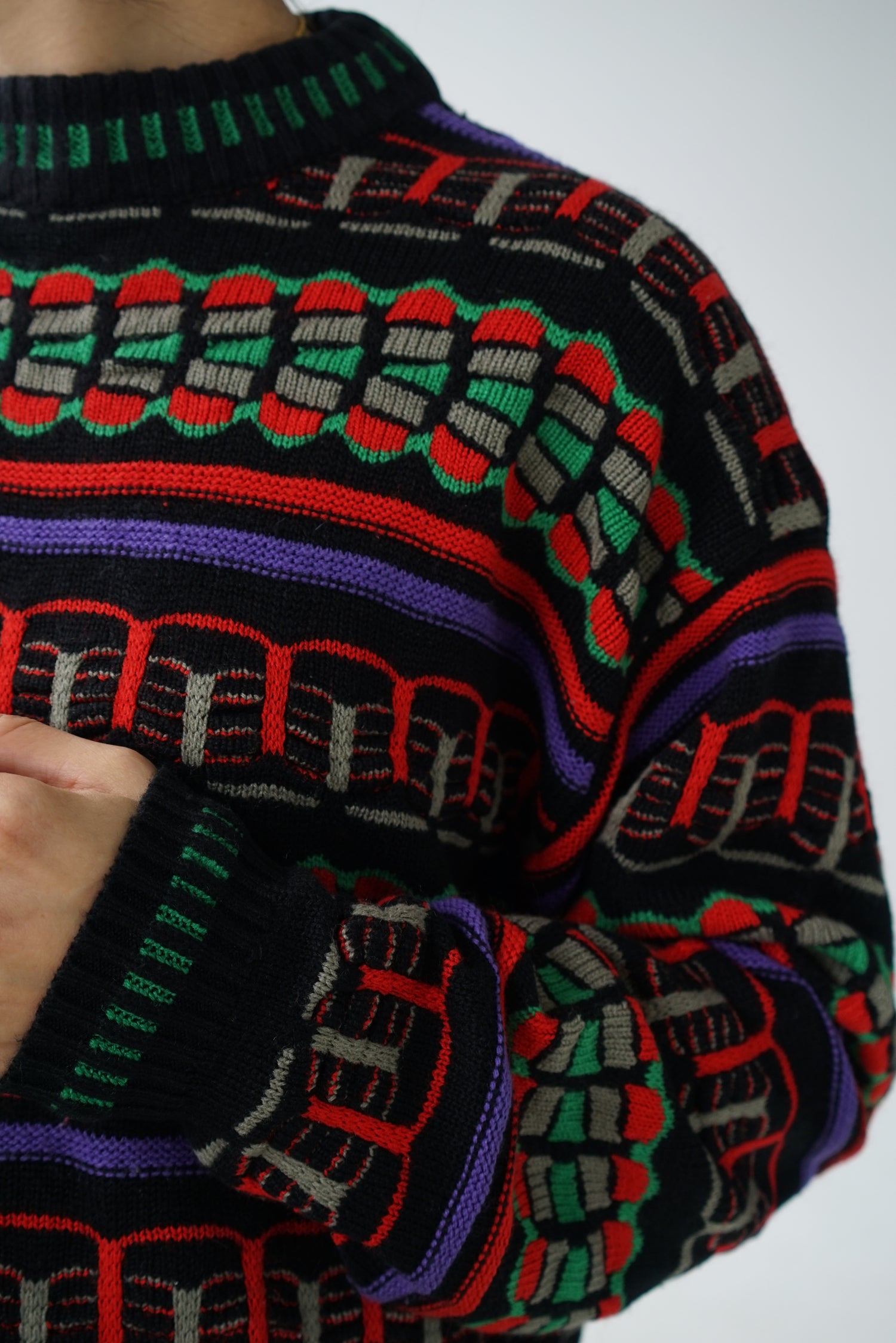 No name festive black sweater with red patterns
