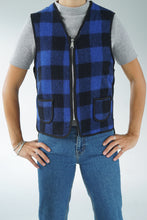 Load image into Gallery viewer, Sleeveless jacket 100% wool black and blue
