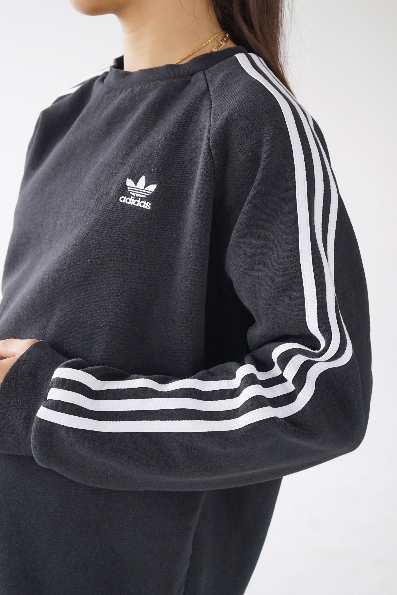 Crewneck Adidas noir et blanc unisex taille L