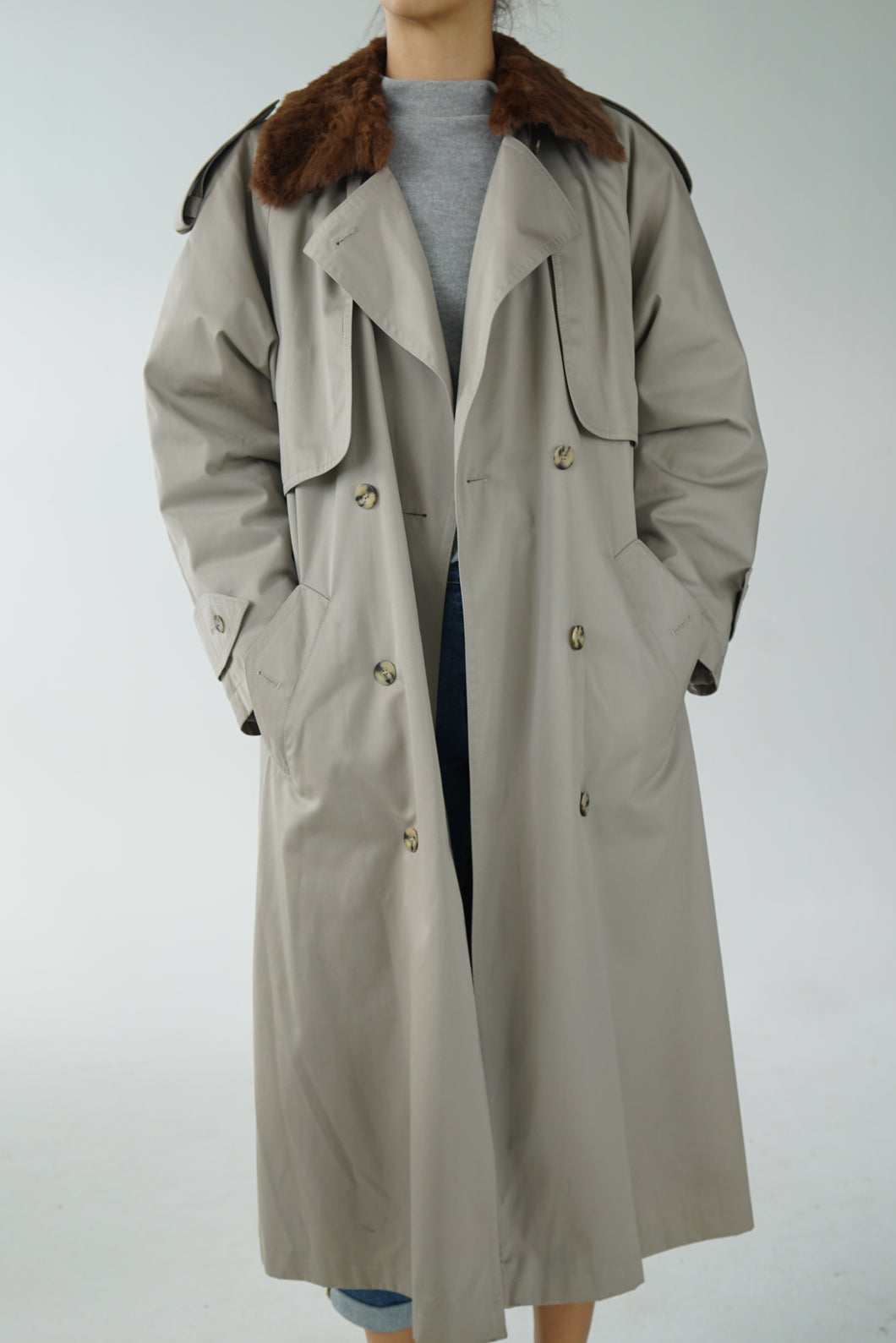 Trench coat vintage fait en Allemagne avec fourrure de vison