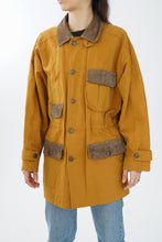 Charger l&#39;image dans la galerie, Manteau léger en suède et lin jaune moutarde Country Road pour homme taille S
