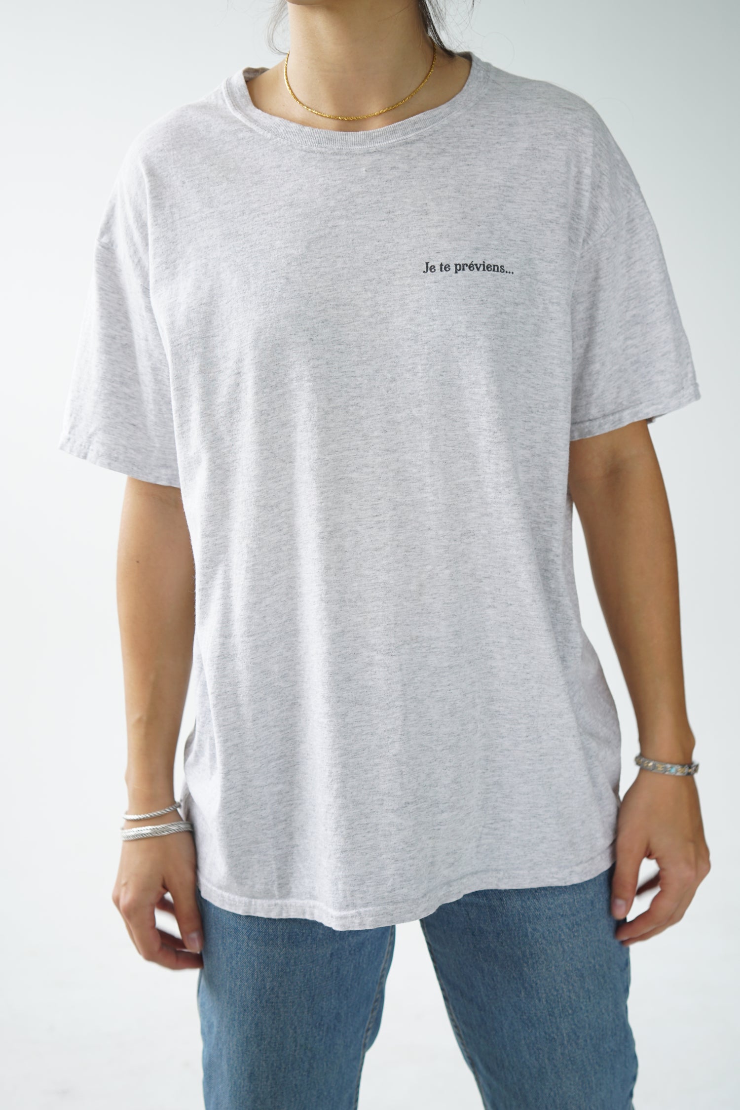 T-shirt gris «Je te préviens..»