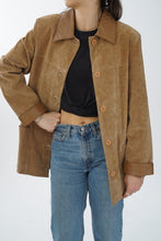Load image into Gallery viewer, Manteau léger vintage en suède tan Sélection A&amp;S pour femme taille S
