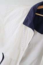 Load image into Gallery viewer, Manteau vintage Disney blanc super propre unisex taille L
