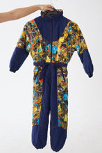 Charger l&#39;image dans la galerie, One piece vintage Pocopiano ski suit, snow suit bleu foncé et motifs jaunes unisexe taille XXS (ou enfant)
