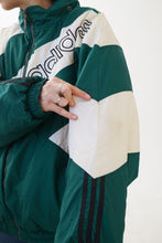 Load image into Gallery viewer, Manteau 90s Adidas vert et blanc unisexe taille L
