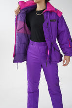 Load image into Gallery viewer, Ensemble de ski deux pièces vintage Mobius mauve et rose pour femme taille 8 (S)
