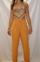 Load image into Gallery viewer, Pantalon classique fait au Canada Mascara orange taille 6 (S)
