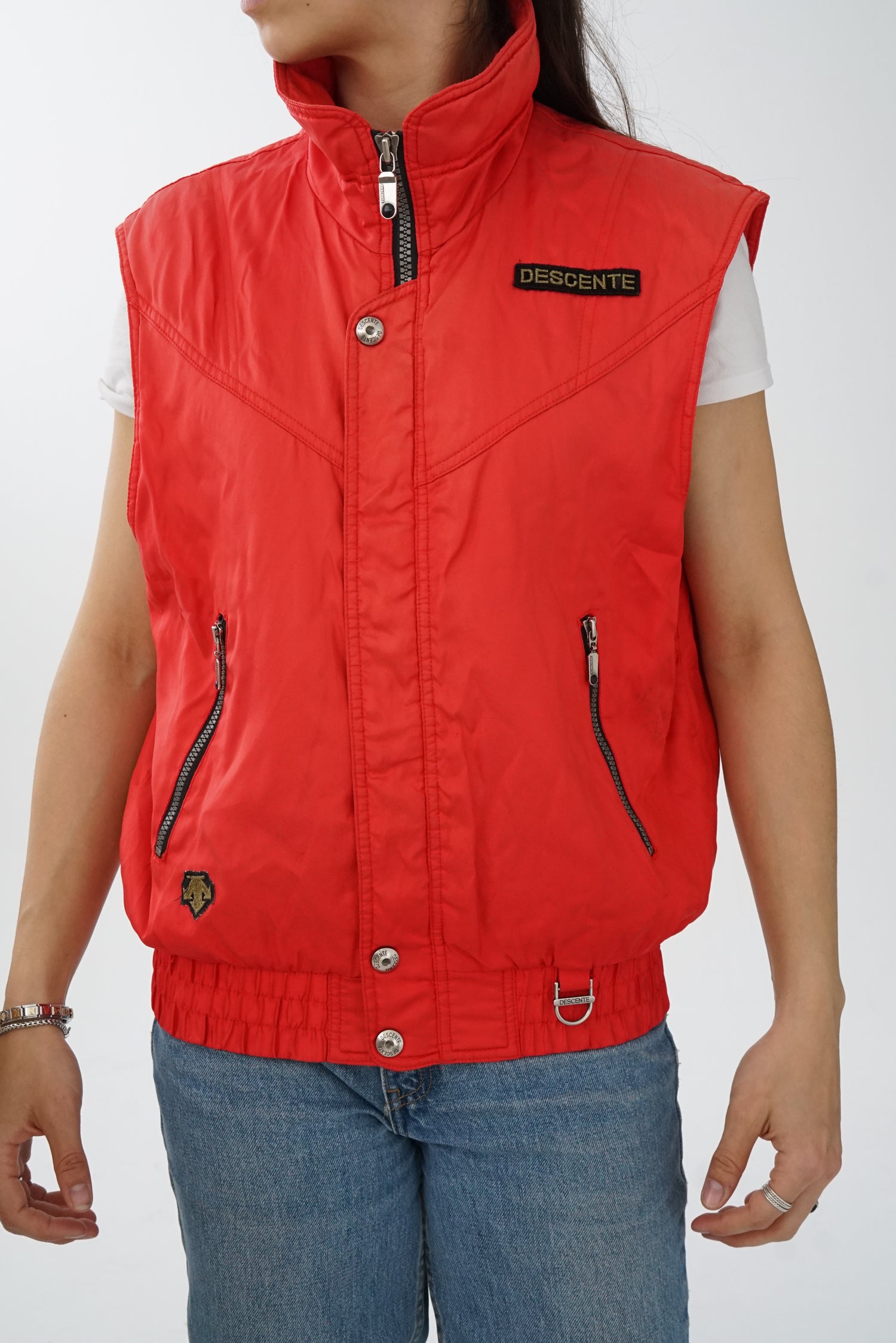 Descente red retro sleeveless jacket for men size M