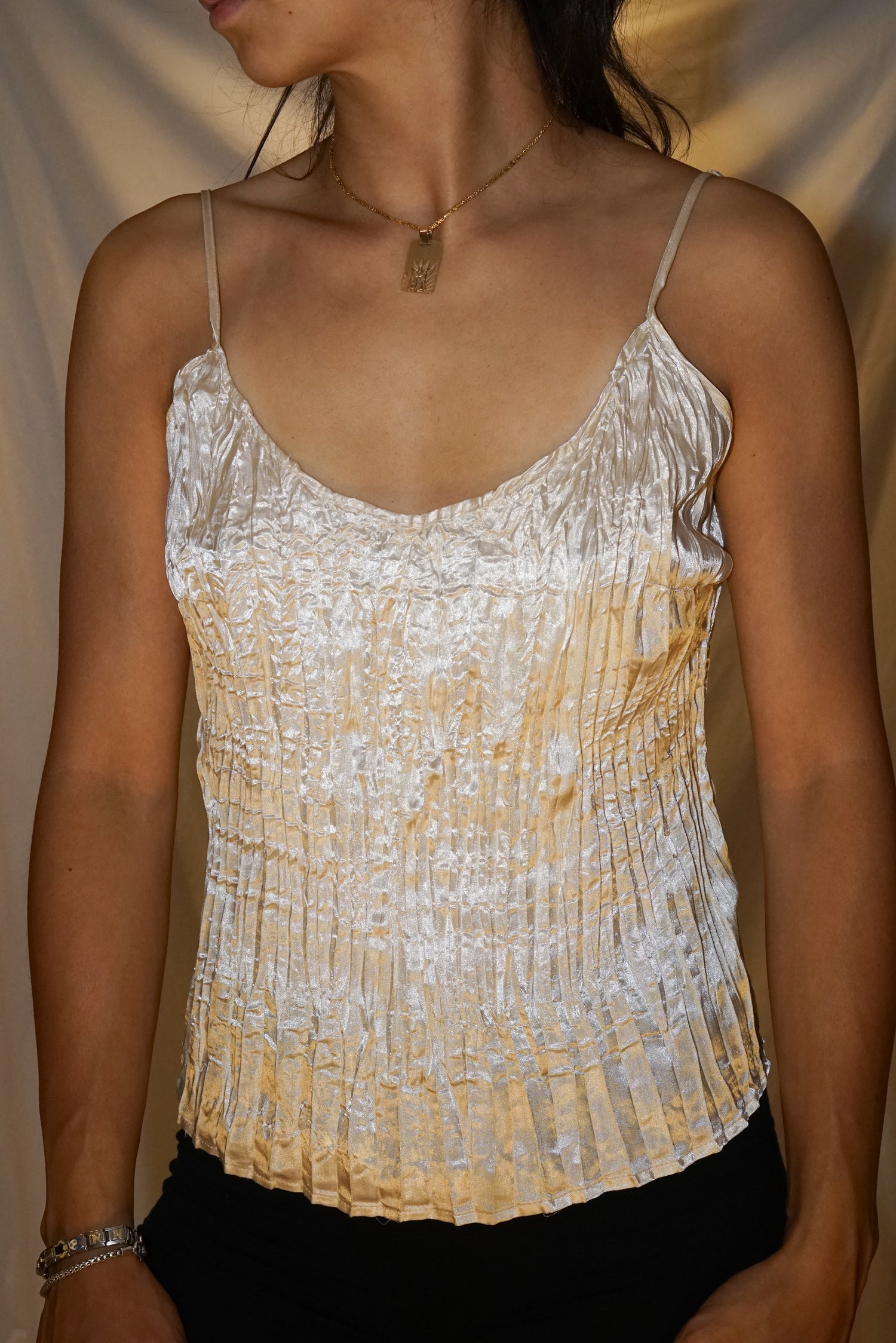 Camisole en satin fripé sans nom doré taille M