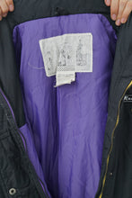 Charger l&#39;image dans la galerie, One piece vintage Kaos ski suit, snow suit noir avec mauve et jaune unisex taille 7-8 (XS-S)

