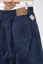 Load image into Gallery viewer, Pantalon taille haute en suède W2W bleu marin taille 32
